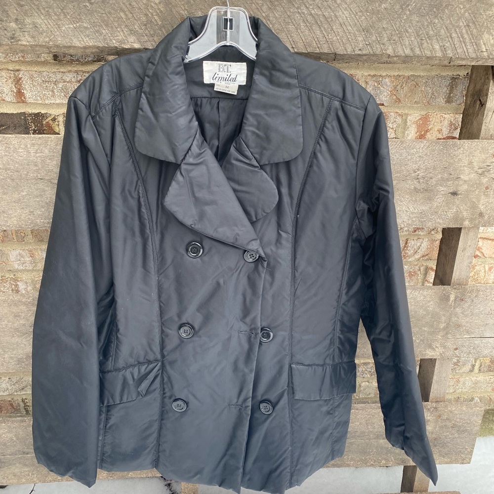 Black winter coat medium light puffer